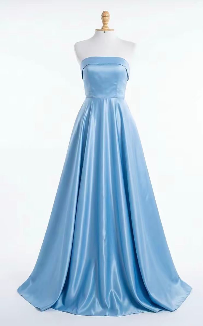 Vestido de 15 anos azul serenity, confeccionado sob medida pelo Ateliê Amarena